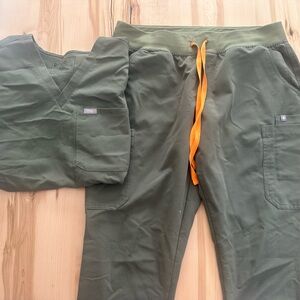 Figs Olive Green Women's Cargo Pants and Top Set